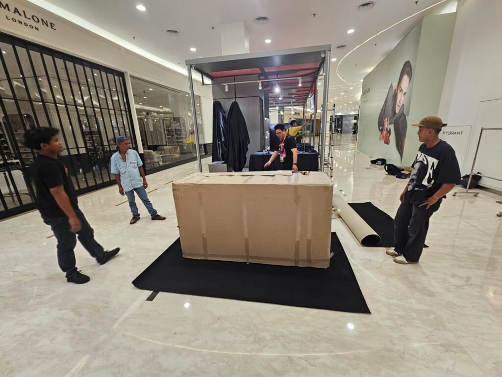 packing dan persiapan pengiriman meja bar custom